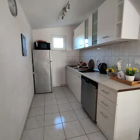 Apartman Iris *