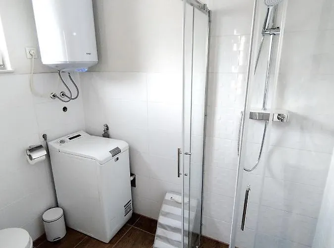 Iris Apartmán Vir