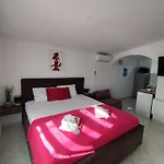 Iris Apartman Vir