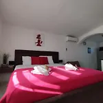 Iris Apartman Vir